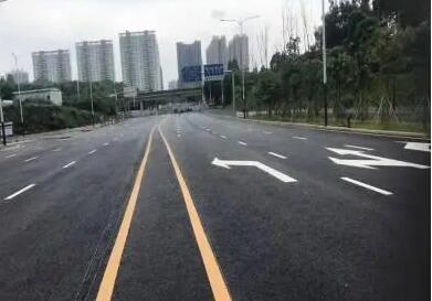 蘇州道路劃線分析，可變車道是什么意思？可變導(dǎo)向車道是可變車道嗎？