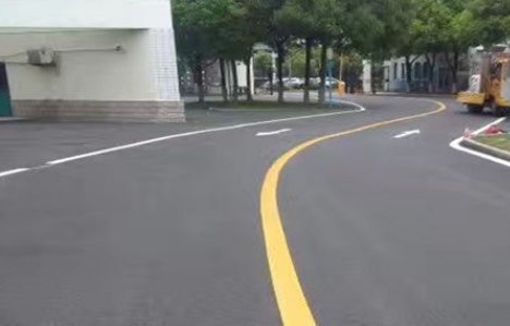 江蘇中穎定制廠區(qū)道路劃線，確保安全高效